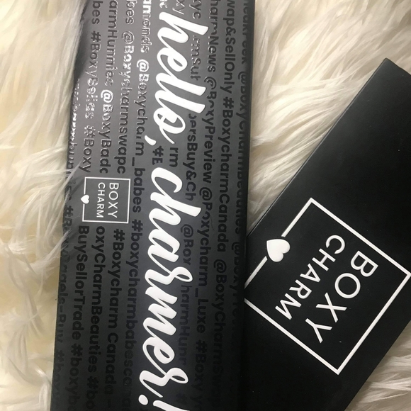 Eyeshadow Palette - Picture 1 of 3